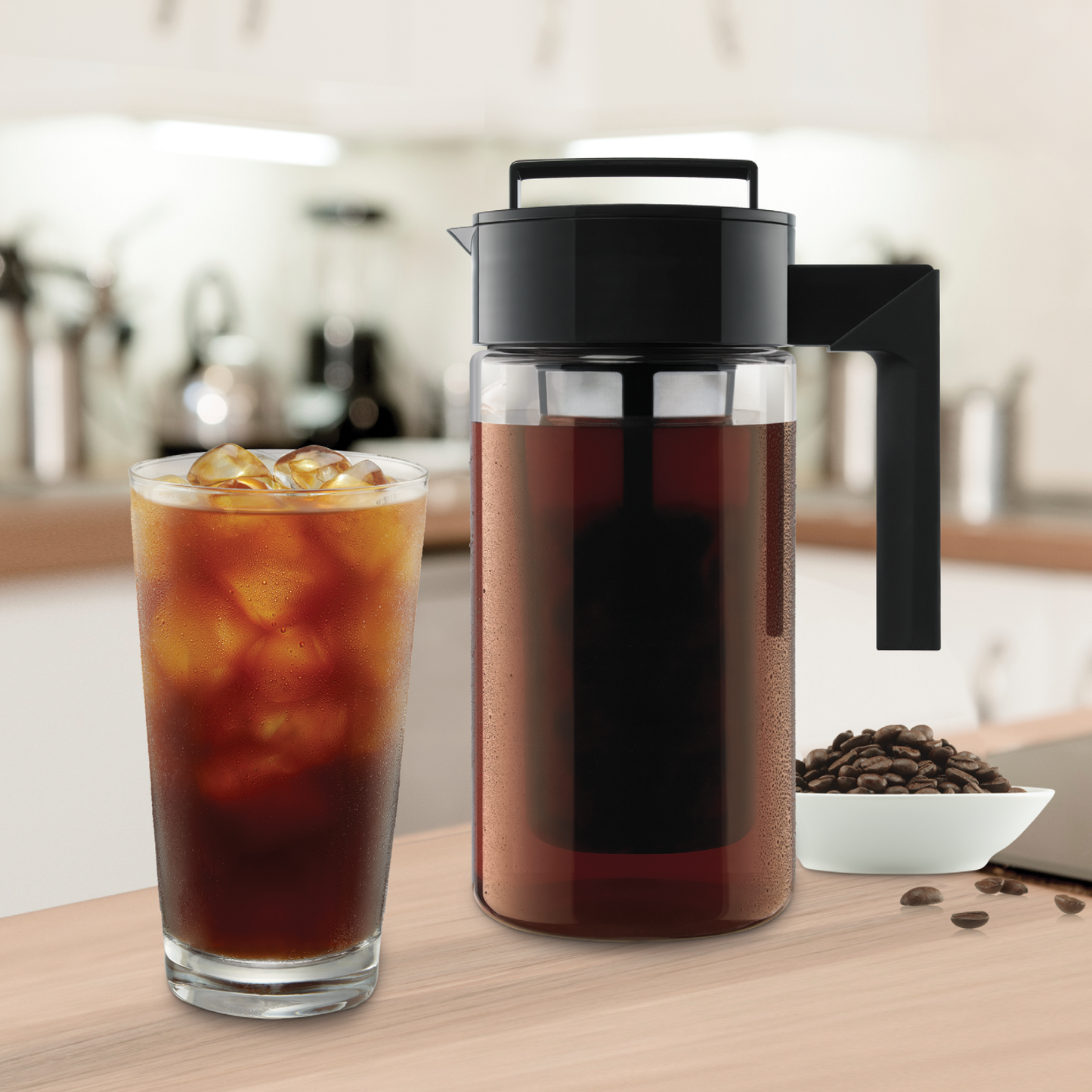 cold-brew-coffee-maker-z5 10310-ColdBrewCoffeeMaker-1qt-lifestyle2.png